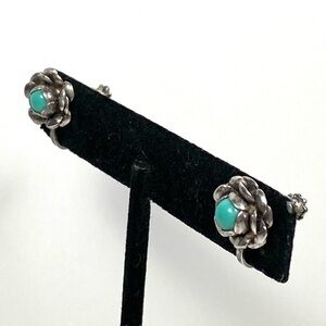 Sterling Silver Earrings Screw Backs Flowers Huggies Blue Insert 3.04g Vintage